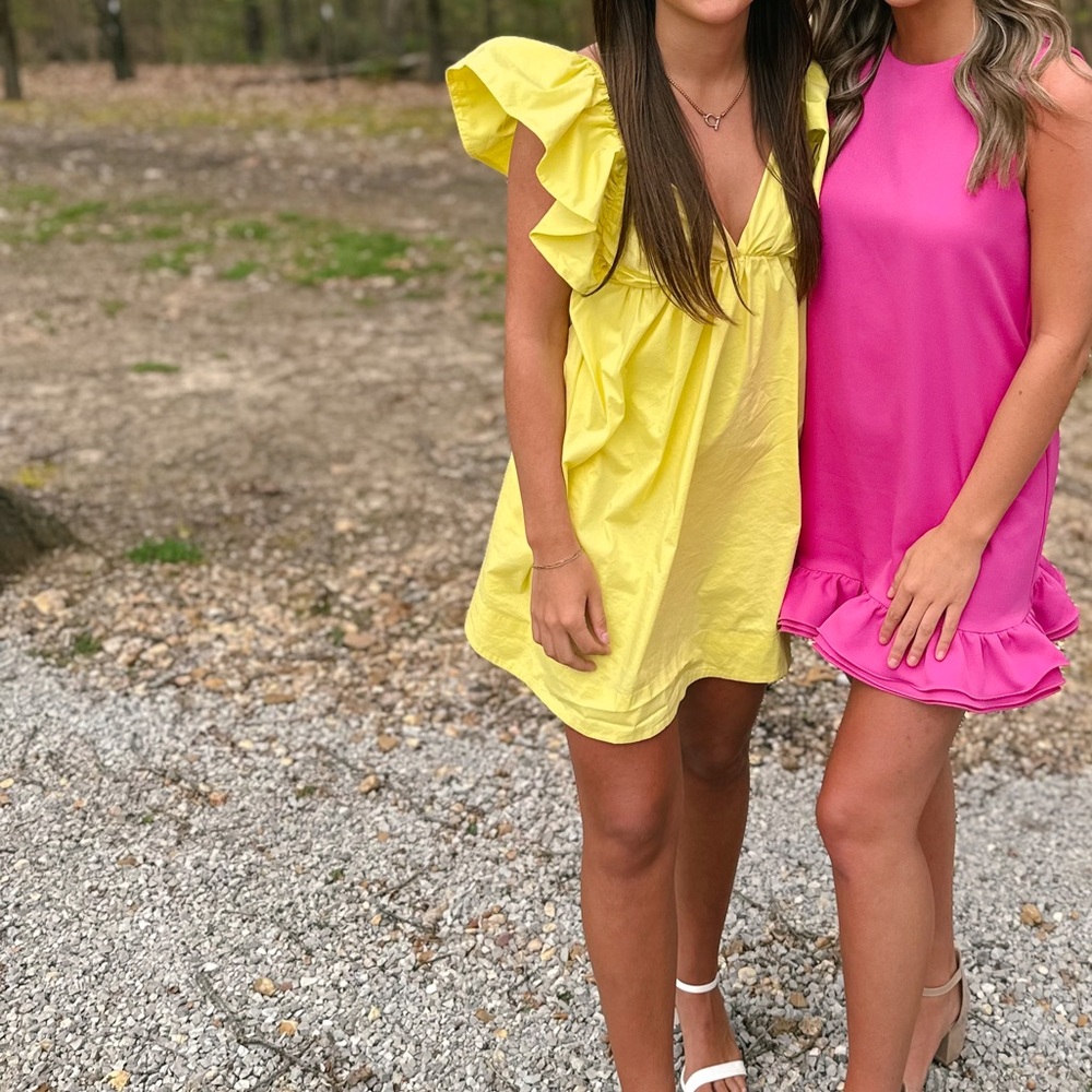 yellow dress